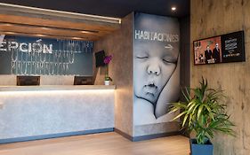 马德里大街30号宜必思快捷酒店