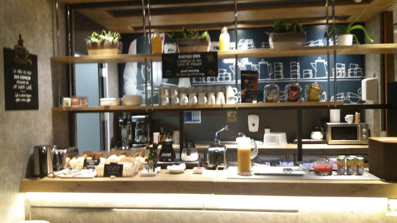 马德里大街30号宜必思快捷酒店 外观 照片